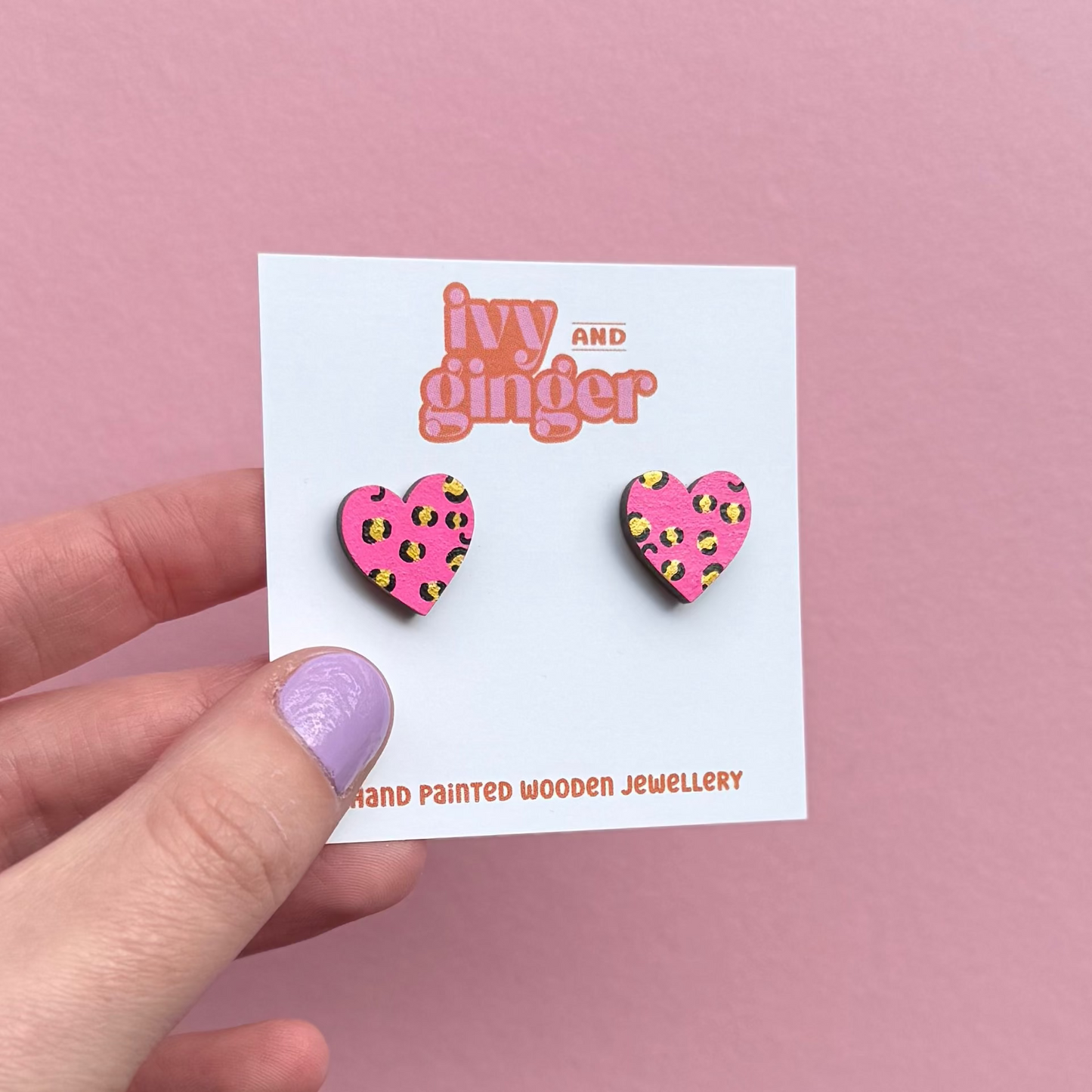 Midi leopard print heart studs in bright pink and gold