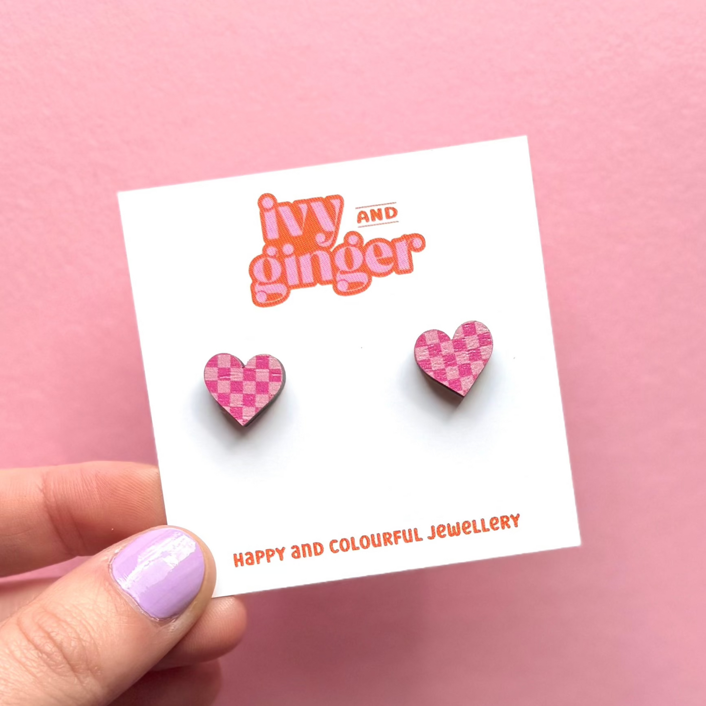 Midi pink checkerboard heart stud earrings