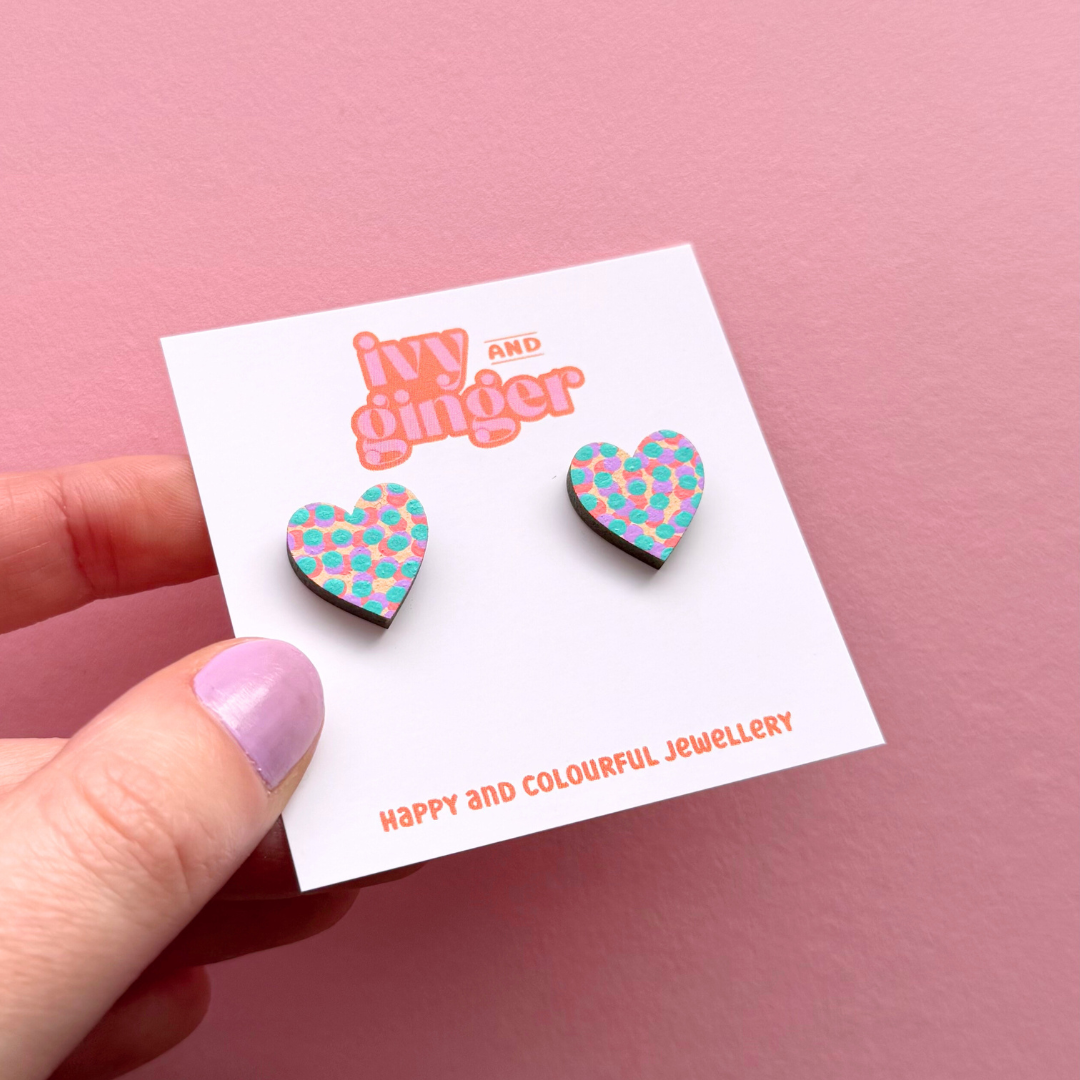 Midi speckled heart studs