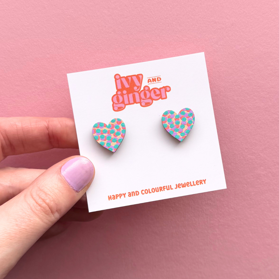 Midi speckled heart studs