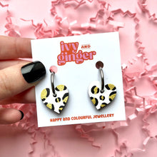 Load image into Gallery viewer, white and gold small heart hoop earrings
