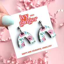 Load image into Gallery viewer, Large floral print arch drop studs
