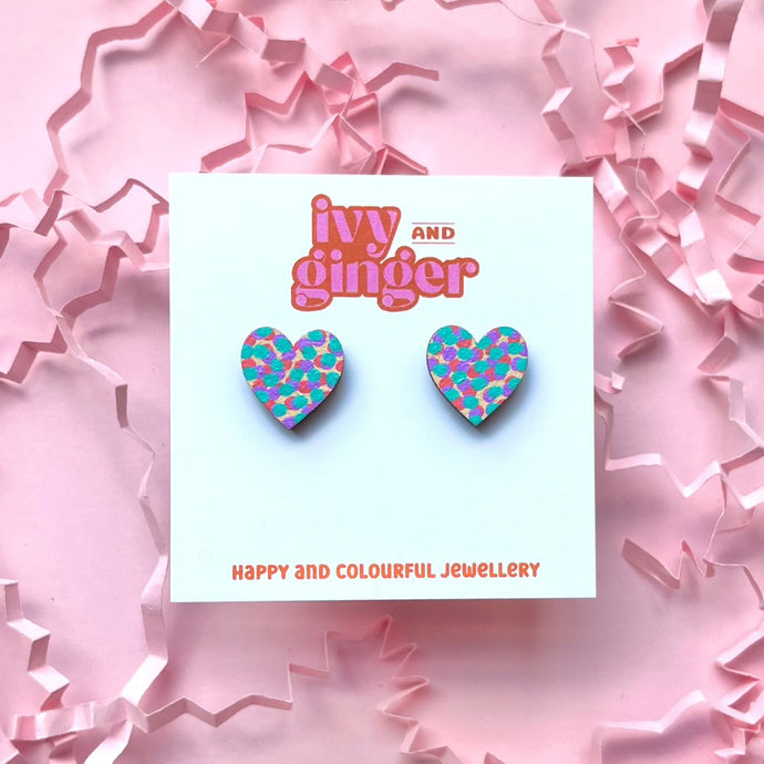 Midi speckled heart studs