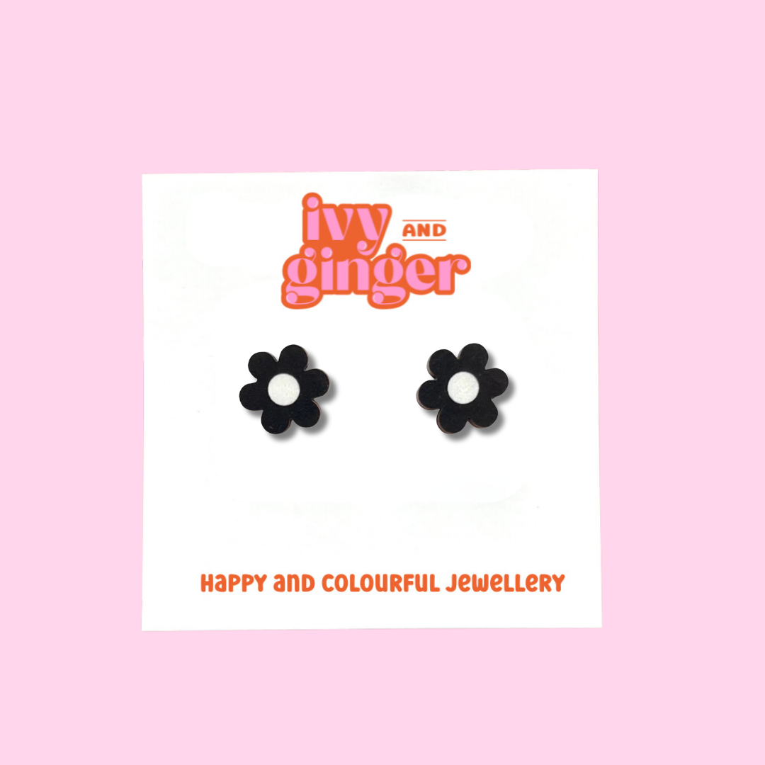 Midi daisy stud earrings in black