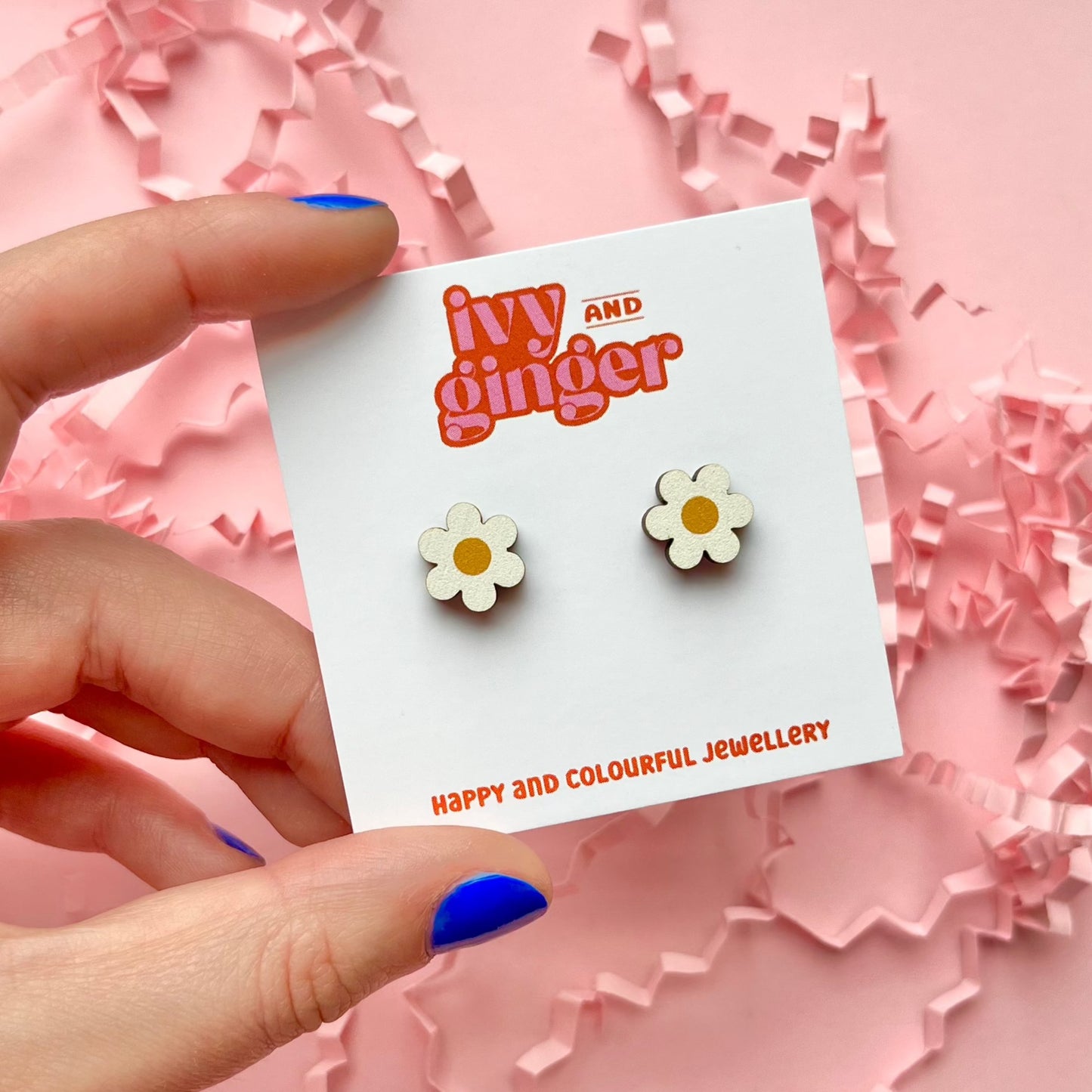 Midi daisy stud earrings white